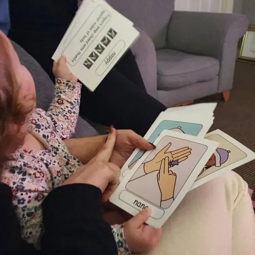 Let’s Sign BSL – Early Years & Baby Signs Flashcards
